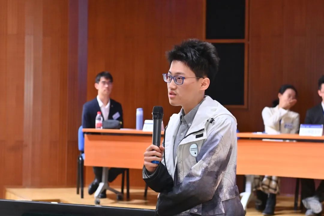 4e3f5c68356d4cf2a126e8a114bd4dbf.jpg 2.jpg