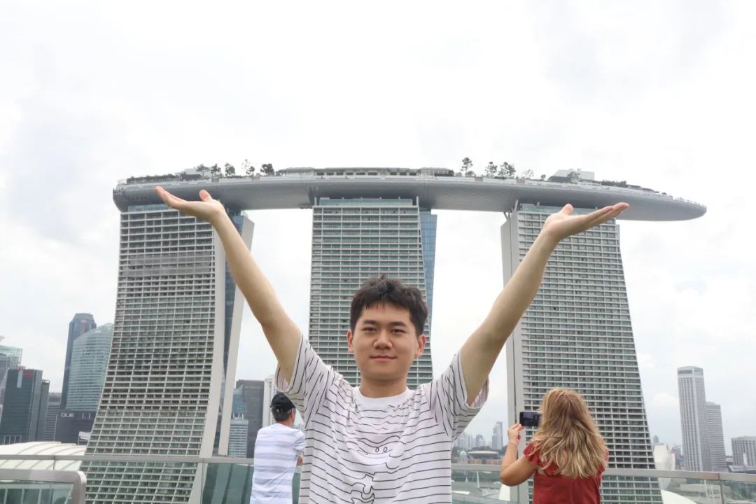 6f15885f8e7a49b39d913292c66a4cc8.jpg 1.jpg