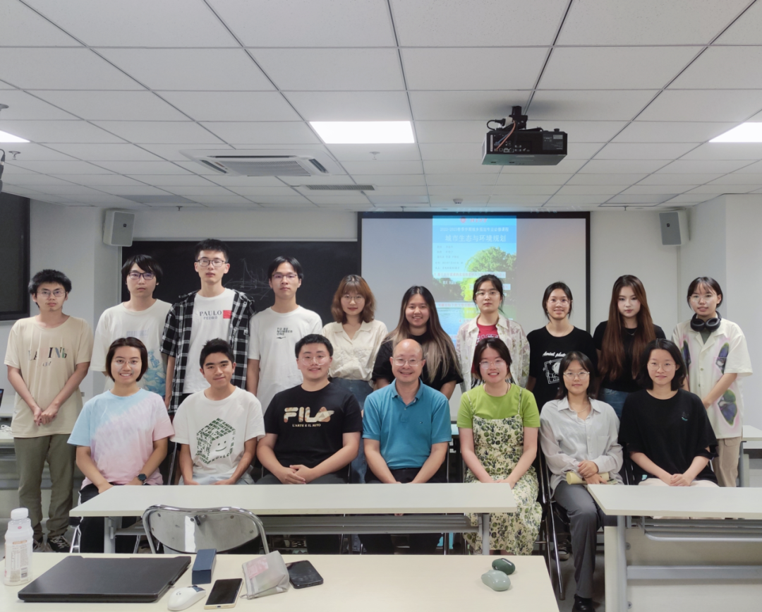 7768766bf2384b6f84a72b419086f72a.png 2.png