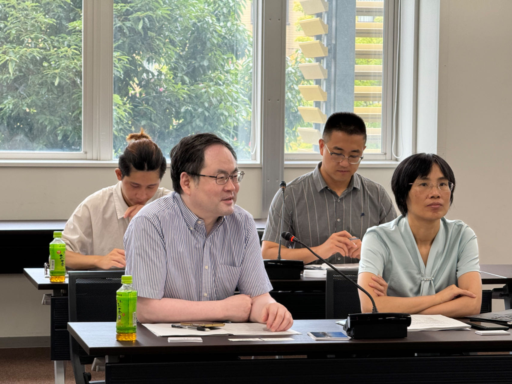 cf69506c5d914fdc8e2275ebd005e466.jpg 久久小说
柴彦威教授讲述两院之间的学术交流.jpg