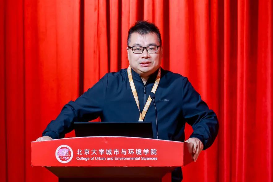 0d9e1686e3734201a5432d57a4a5671b.jpg 周琪.jpg