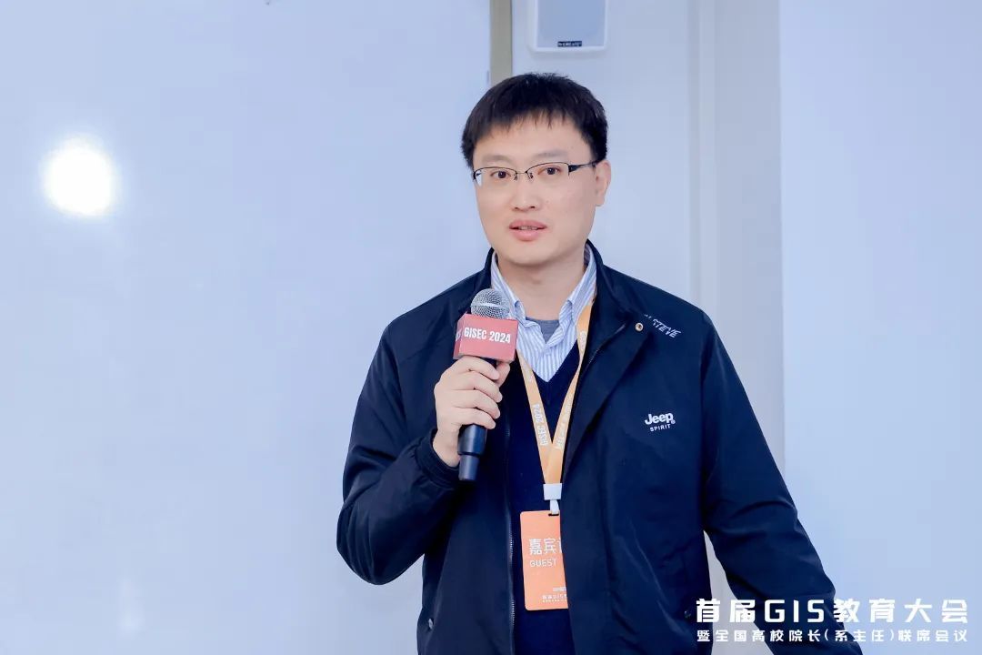 14f14cf9141a4cb590a85d349c90c05e.jpg 刘丙新.jpg