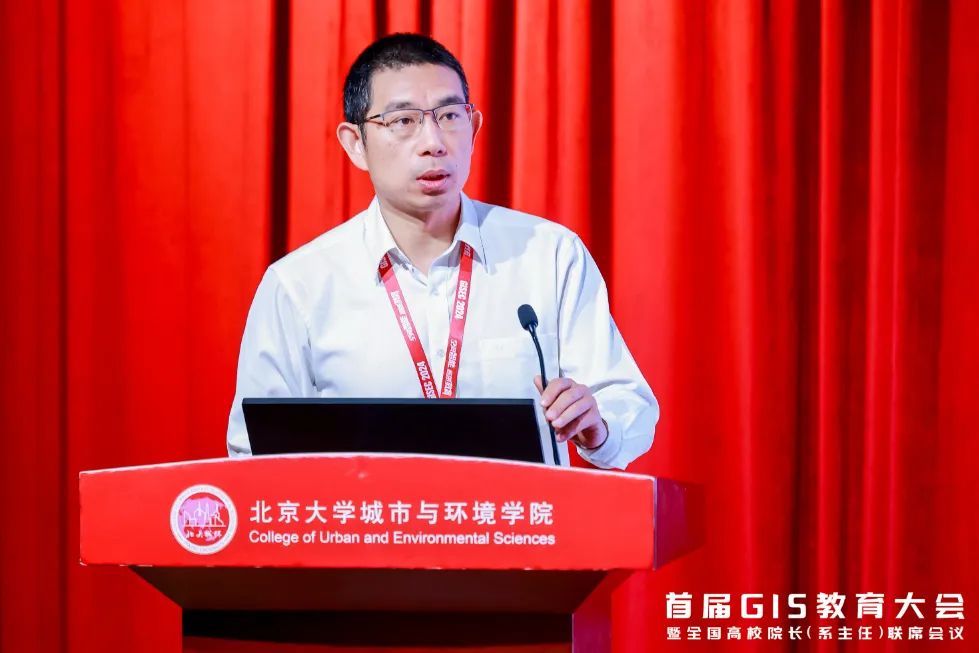 9cefa75cd7e8481e9e833a46c16081ac.jpg 庄红权.jpg